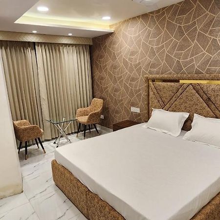 Ovel Hotel Лудхиана Экстерьер фото